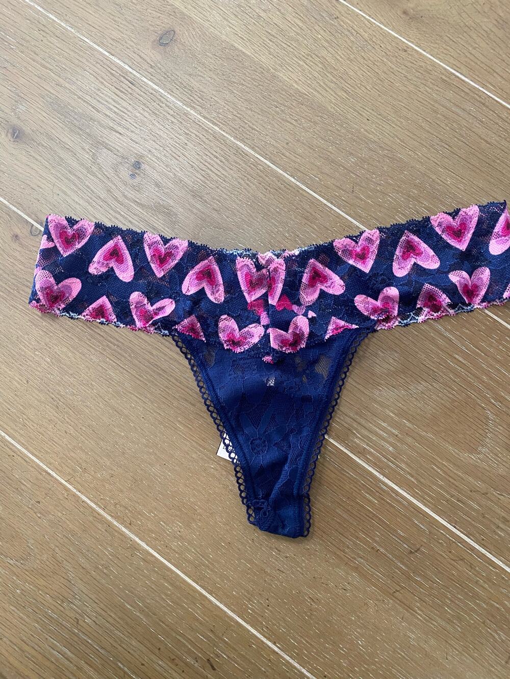 NWT Victoria’s Secret heart lace panties small